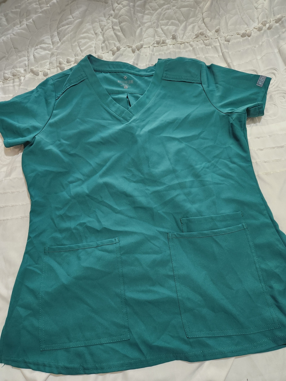 Medcouture Insight V-Neck Scrub Top in Green